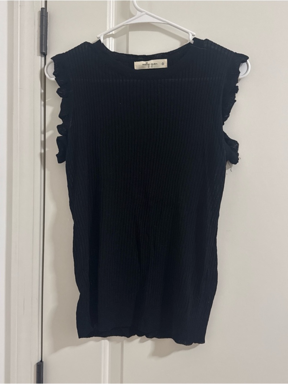 Ribbed Ruffle Cap-Sleeve Tank Top — Black